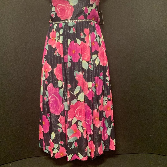 Floral Dress - Picture 2 of 9